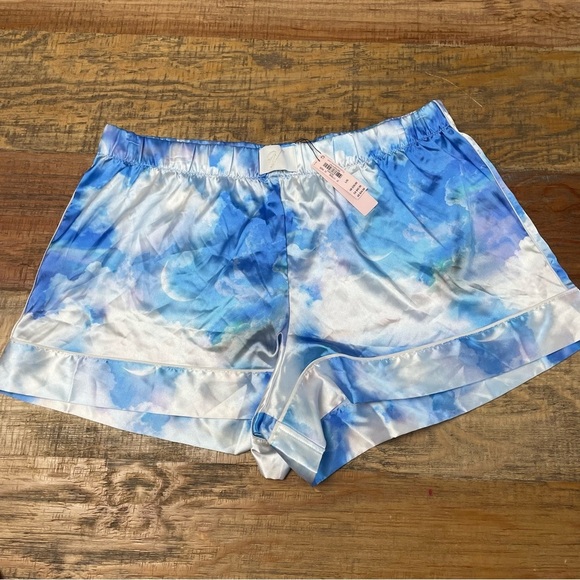 NWT VICTORIA’S SECRET Rainbow Sky Satin 2-pc Short Pajama Set top XL shorts L - Picture 8 of 14